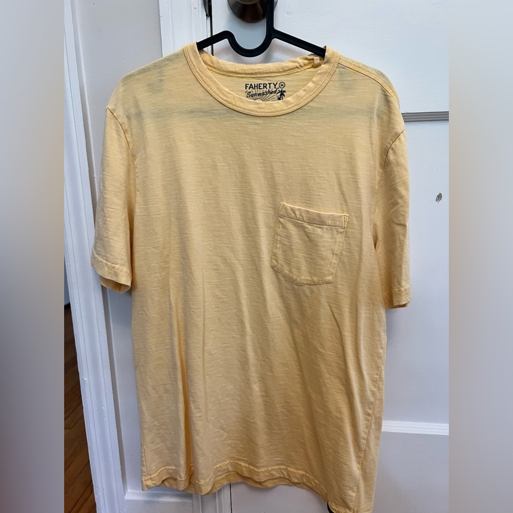Faherty Sunwashed Pocket Tee (Size: Medium) (Color: Yellow)
